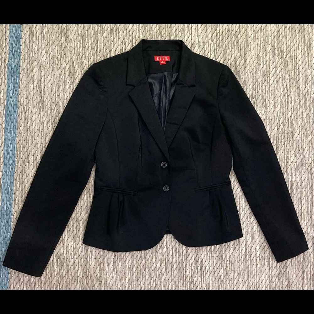 I am selling a black Elle Blazer.
